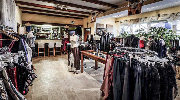 carnificium Boutique, Ladengeschäft exklusive Korsetts, Maßanfertigung, Korsetts und Kleider