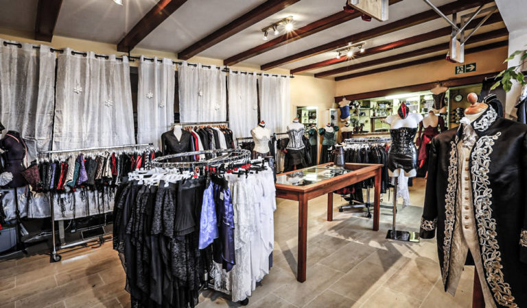 carnificium Boutique, Ladengeschäft exklusive Korsetts, Maßanfertigung, Röcke